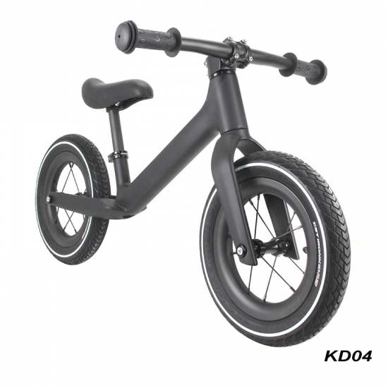bicicleta infantil balanceada em carbono
        